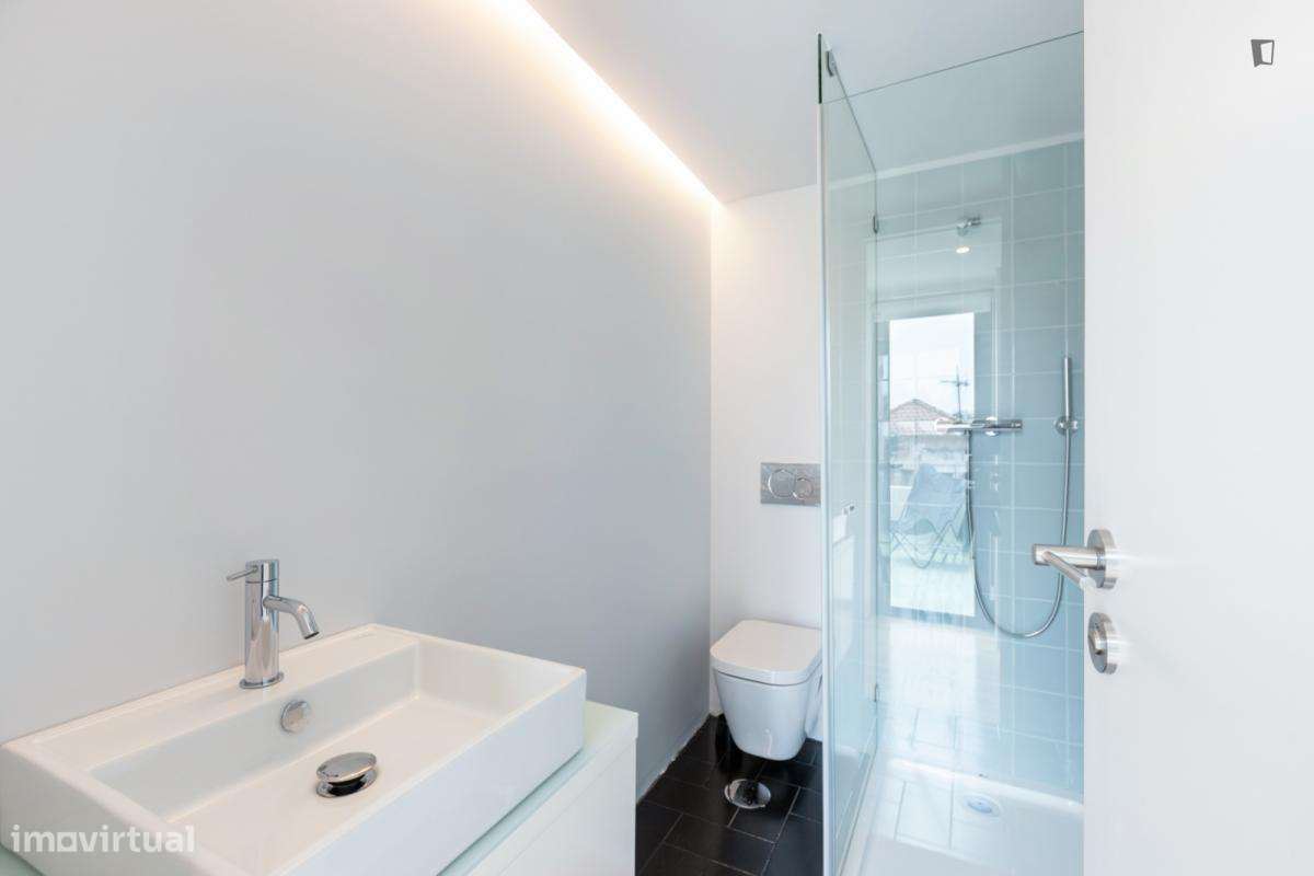 Quarto - localizado em Paranhos Porto - Grande imagem: 2/16