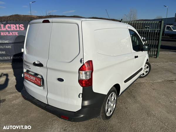 Ford Transit Courier - 2