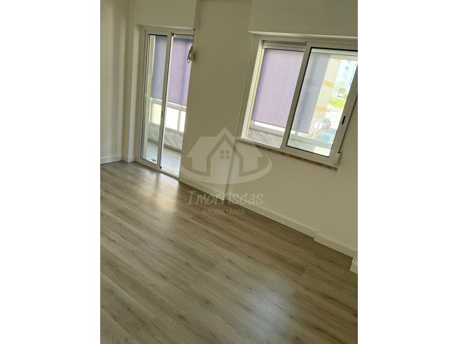 Apartamento T1 com 60 m² em Vialonga-11