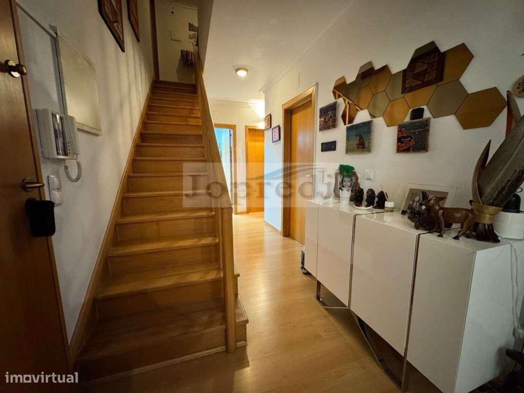 Apartamento Duplex T3+1 em Condomínio Fechado com piscina.-22