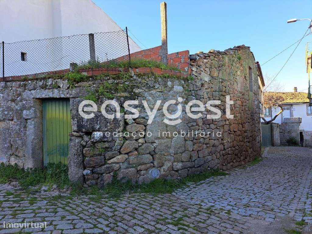 Moradia para recuperar na aldeia de Castedo, Torre de Moncorvo. - Grande imagem: 5/15