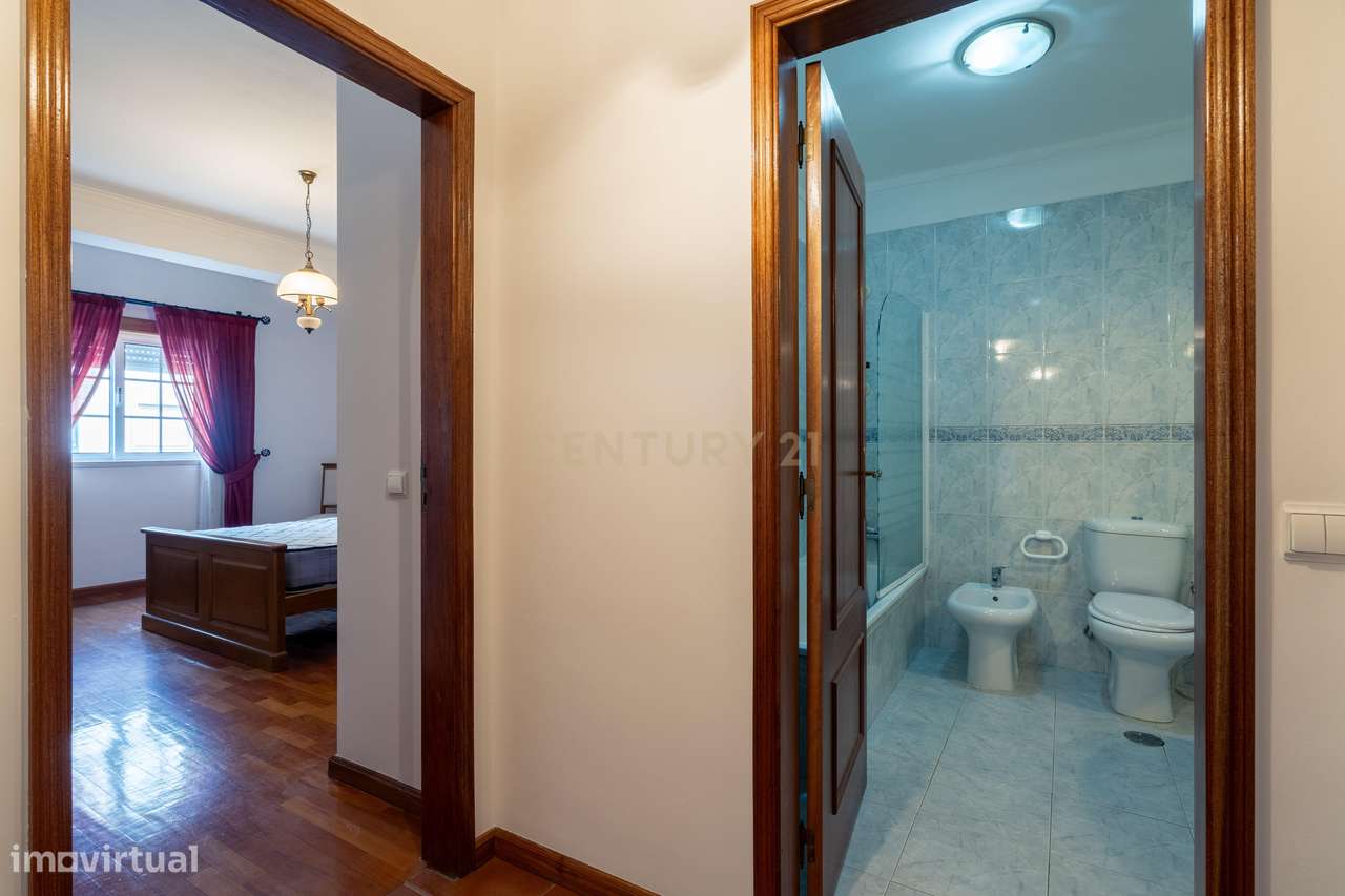 Moderno T1 em Lousã, quase novo e pronto a habitar-19