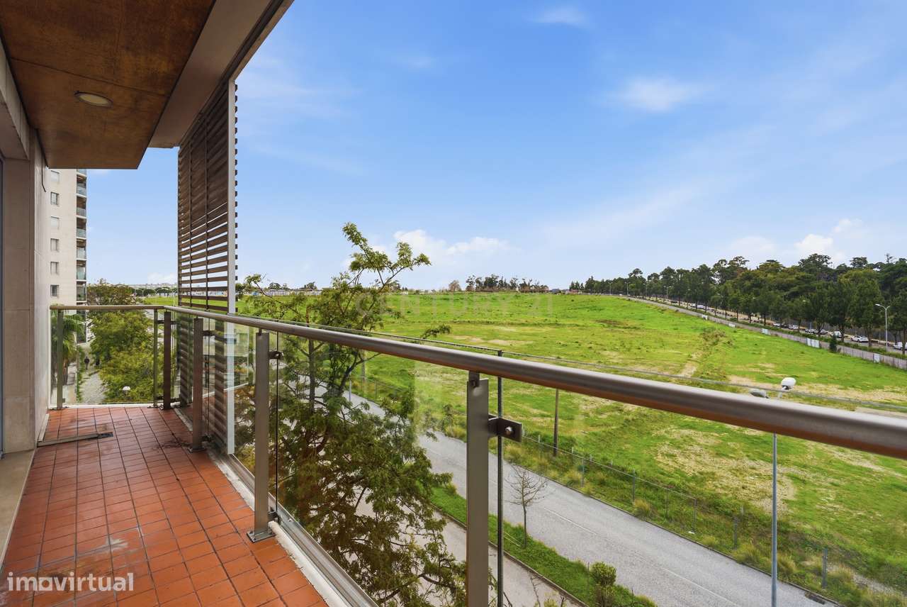 Espaçoso T3 na Alta de Lisboa com Varanda, Garagem e Segurança 24h - Grande imagem: 4/29