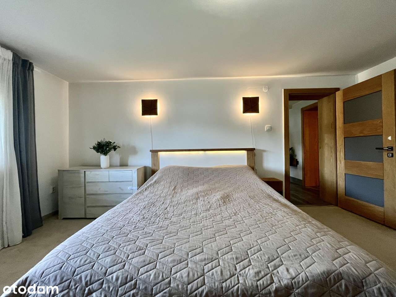 Przestronny dom z dużym ogrodem i możliwościami-11