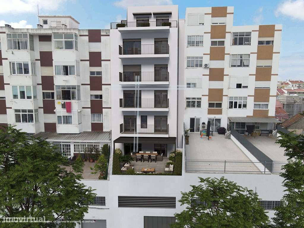 Apartamento T3, com varanda e parqueamento - Feijó-9