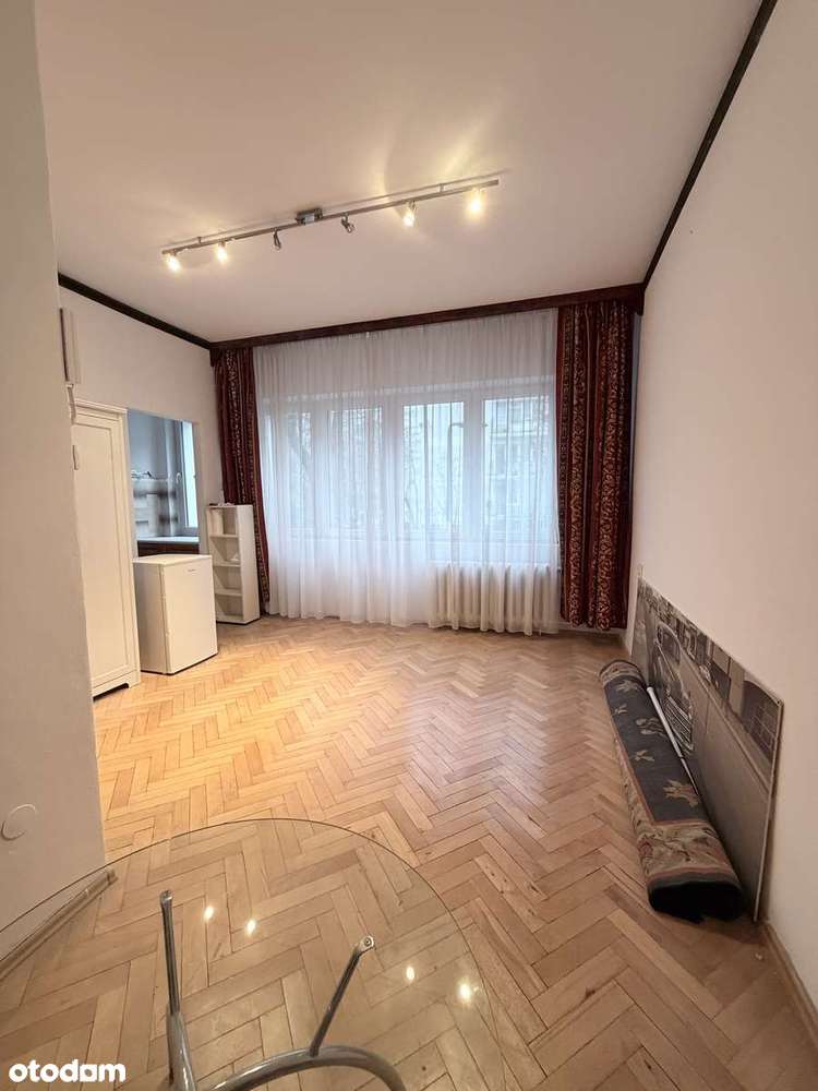 Kawalerka# Idealny rozstaw # OSOBNA KUCHNIA # WINDA # Hoża-3