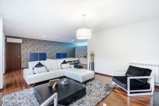 Exclusiva Moradia Individual Moderna e Luxuosa-32