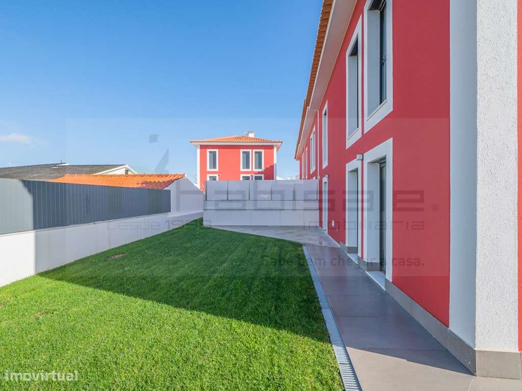 Moradia T3, situada em Areia Cascais, a curta distância da praia do...-3