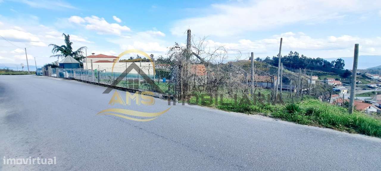 TERRENO DE CONSTRUÇÃO - Grande imagem: 2/12