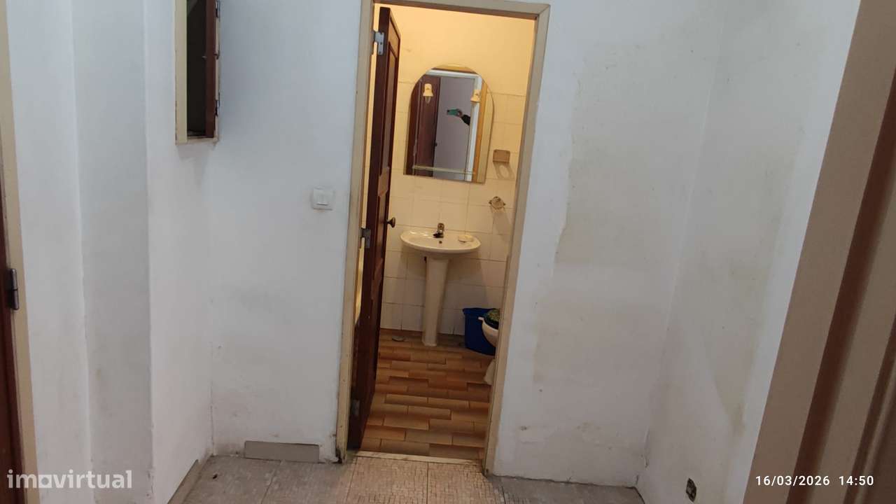 Apartamento T0 para investimento em Linda a Velha-11