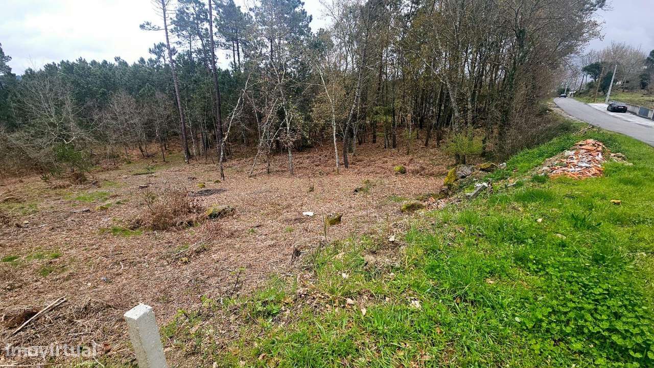 Terreno Construível em Viseu com Vista Panorâmica e Acesso Fácil - Grande imagem: 2/6