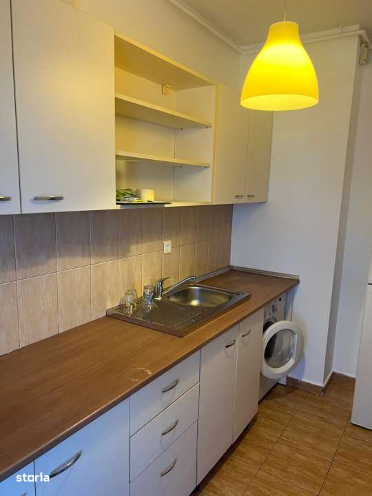 Titan - Rasarit de soare - Metrou - Parcare - Renovat - Imagine principală: 3/8