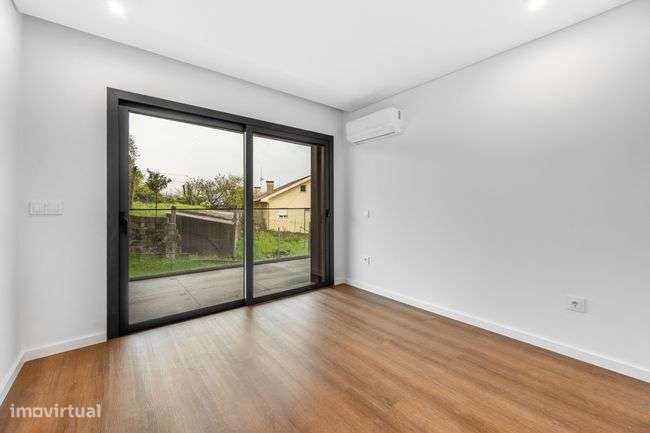 Apartamento T3 Novo  em Ferreiros-12