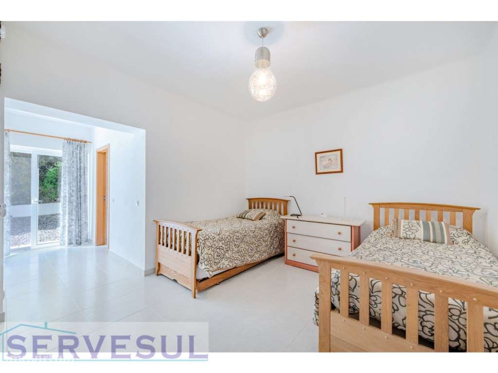 Moradia Deslumbrante de 2 andares com 274 m², composta por 4 quarto...-21