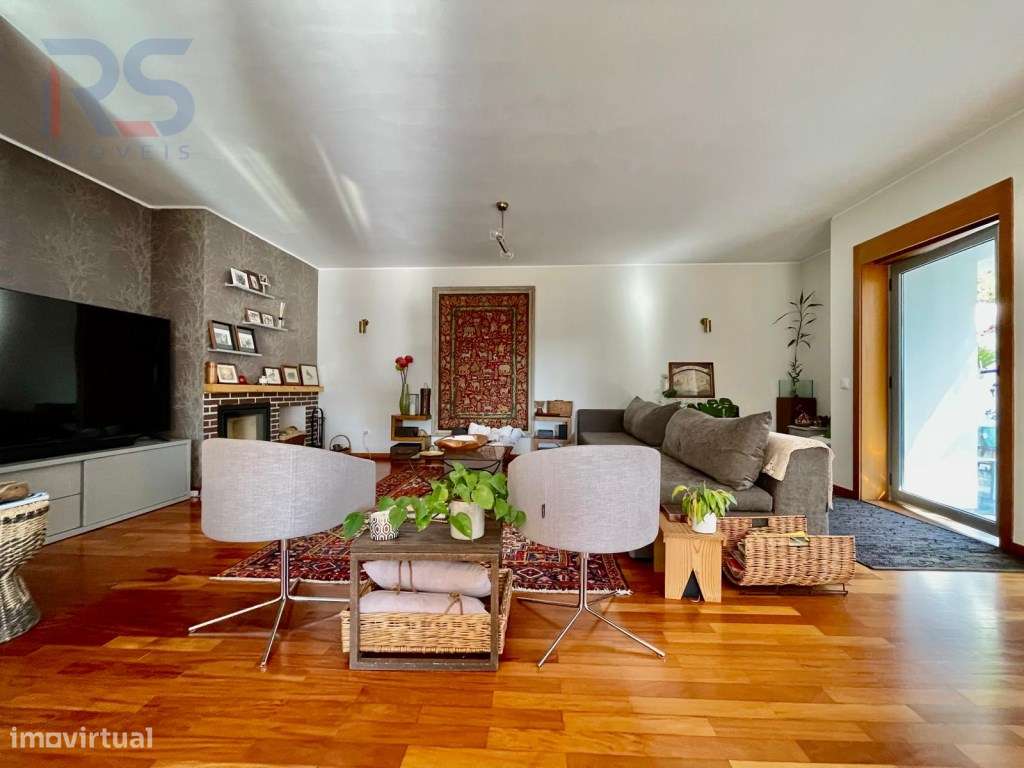 Moradia condomínio fechado T5-6