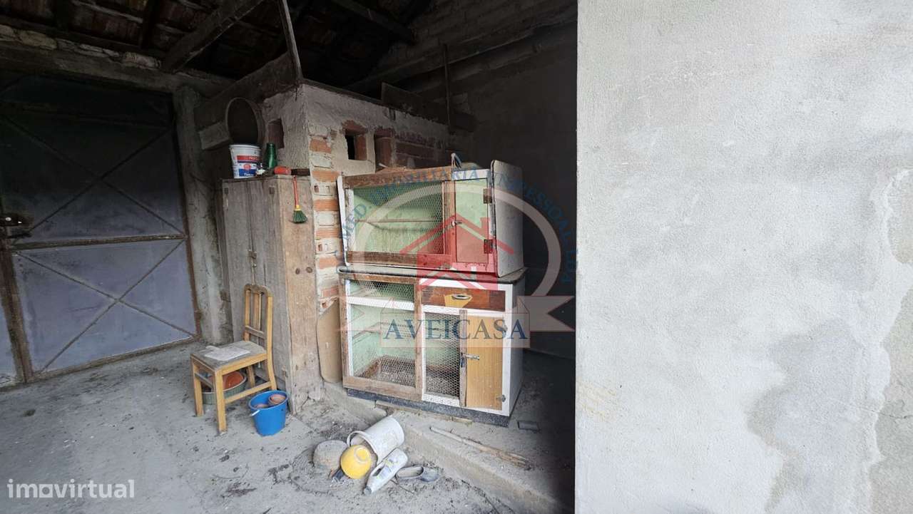 CASA GANDARESA EM VERDEMILHO PARA RECUPERAR-27