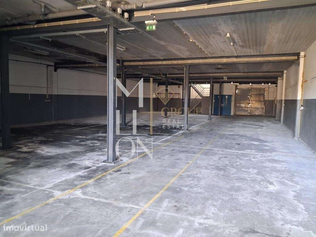 Armazém bem localizado junto à A7 e A28 em zona industrial - Grande imagem: 4/16