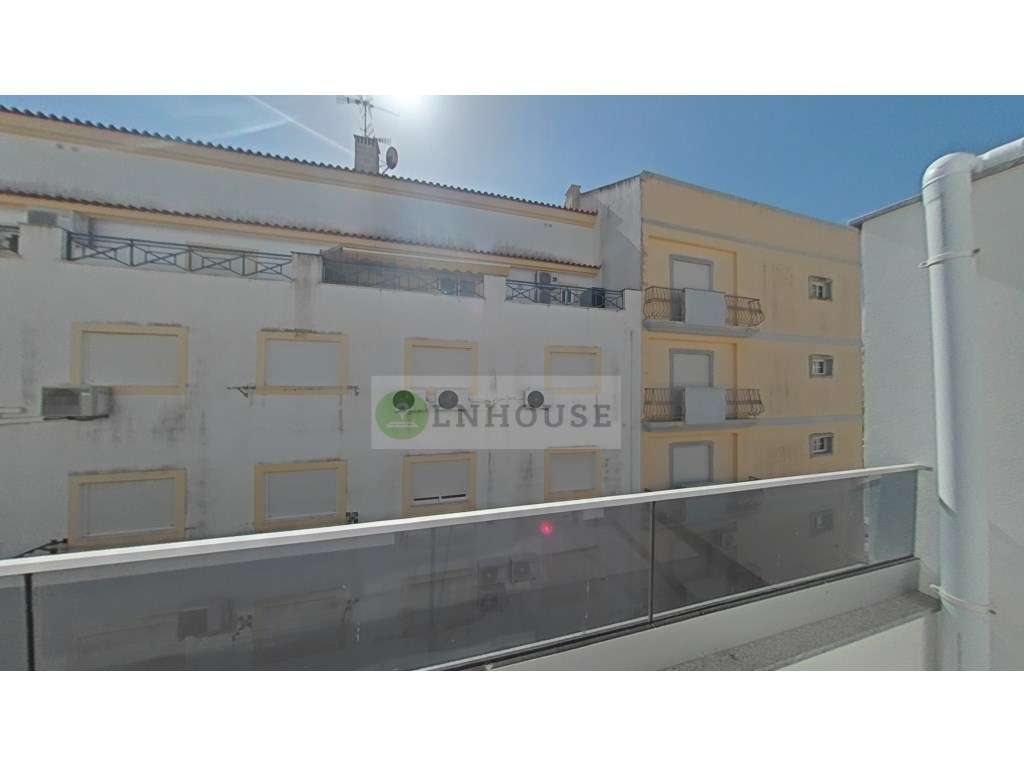 Apartamento de tipologia T1 novo a 250 m da praia de Monte Gordo.-23