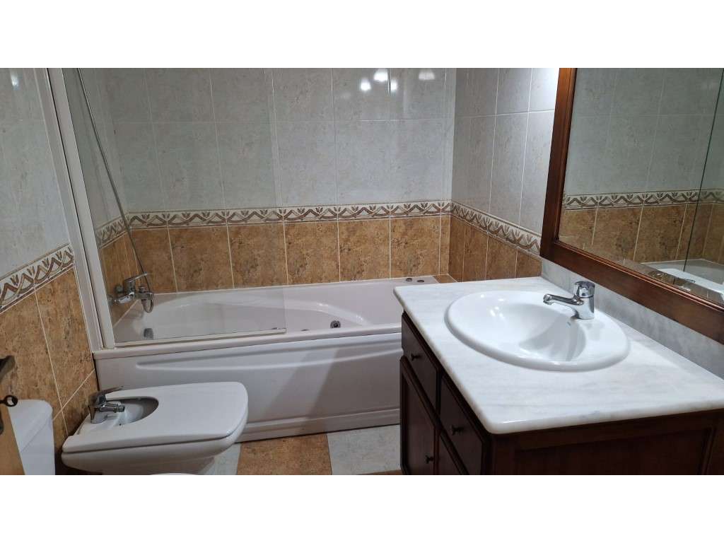 Hospital - T2 com varandas-12