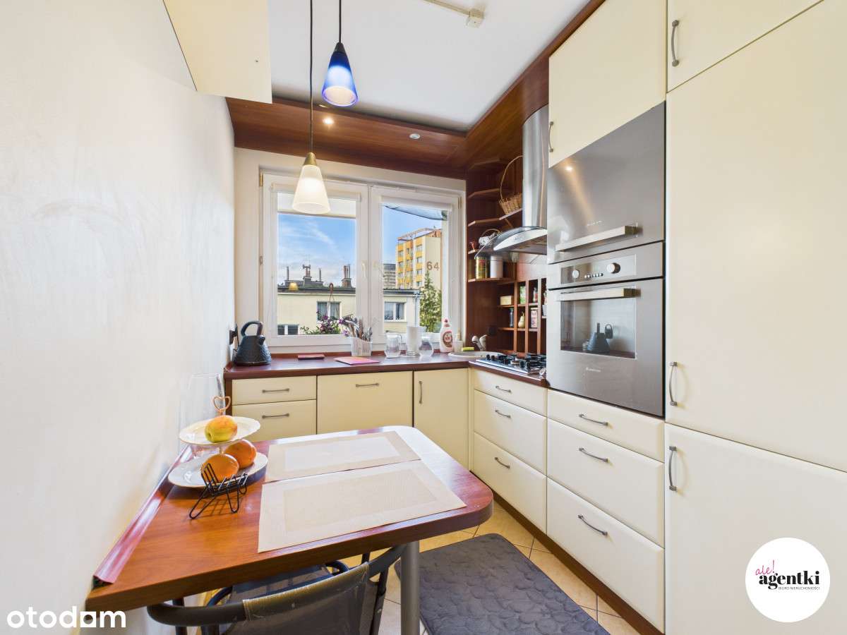 Kawalerka z balkonem, świetna lokalizacja-6