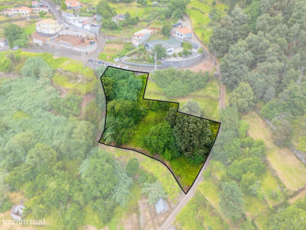 Terreno 1300,23m2 | Arco da Calheta | Construção-9