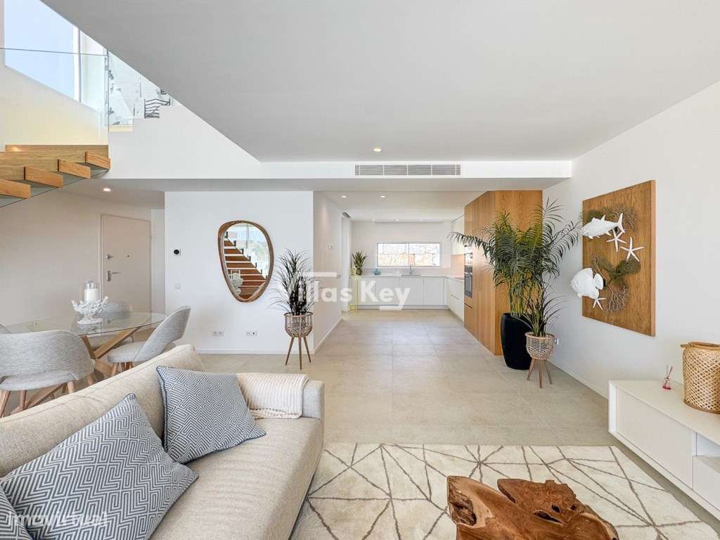 Nova Moradia Moderna com 3 quartos em Lagos com piscina privativa - Grande imagem: 2/34