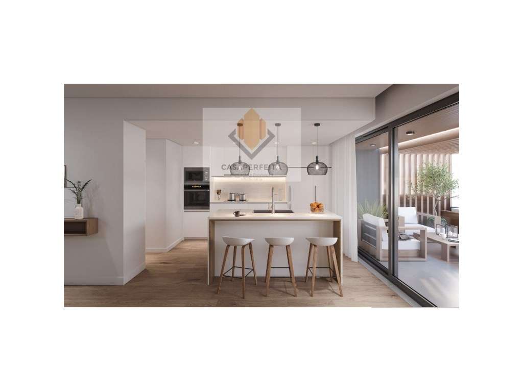 Moradia T3+1 com Terraço e Piscina - a 1000 metros da Praia da Mada... - Grande imagem: 3/14