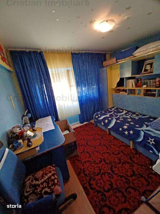 Ap. 4 cam, conf 1, Radu Negru, Et.3, spatios - Imagine principală: 4/11