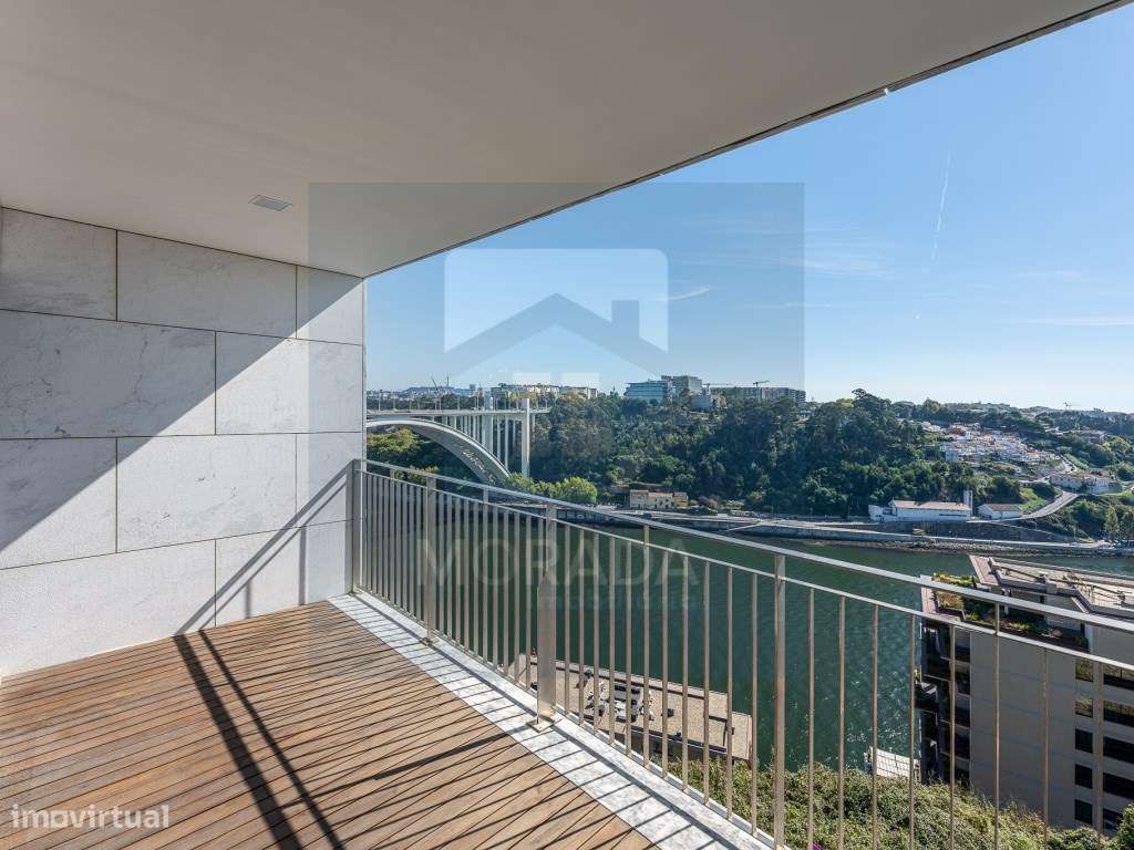 APARTAMENTO PORTO T3|| COM VISTAS RIO E MAR-10