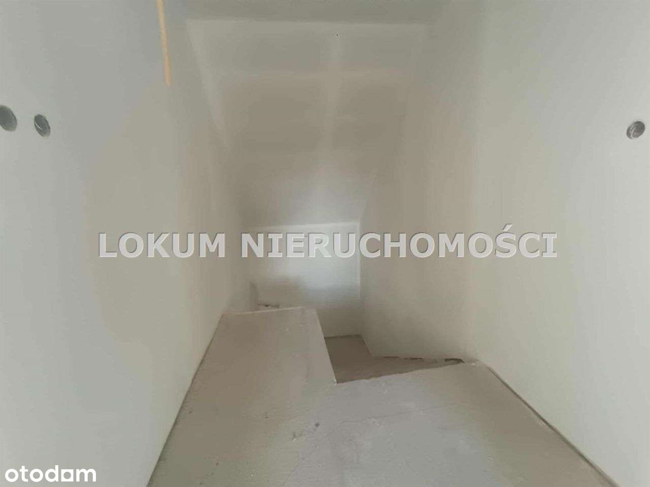 Dom z garażem dwustanowiskowym, 2,5km od runku.-16