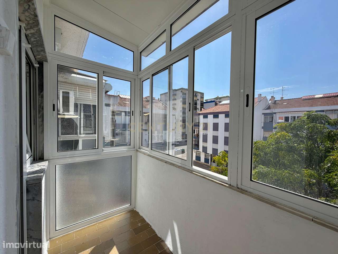 Apartamento T3 transformado em T2 | Amora-7