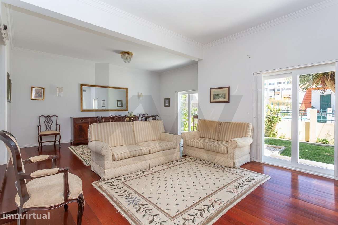 Moradia Isolada | 5 Quartos, Jardim, Garagem para 4 Carros - Grande imagem: 4/60