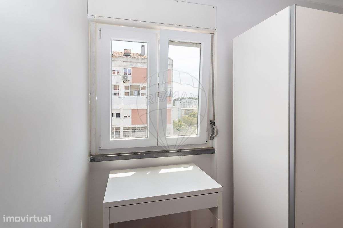 Apartamento T3 à venda em Lisboa-12