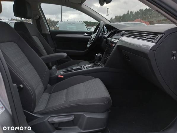 Volkswagen Passat 1.5 TSI EVO Essence DSG - 17