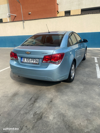 Chevrolet Cruze - 4