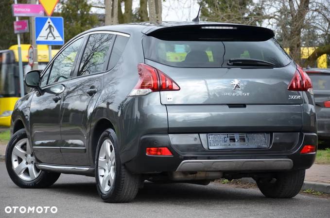 Peugeot 3008 Hybrid4 - 8