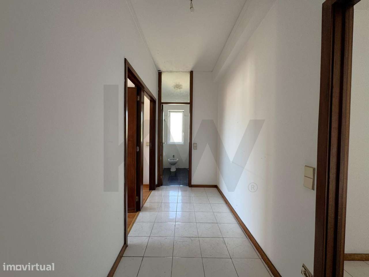 Apartamento T2 com varanda - Devesas-9
