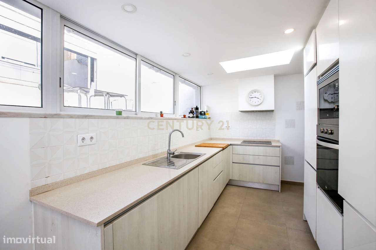 Apartamento T3 com Terraço e Varanda na Cova da Piedade - Grande imagem: 5/22