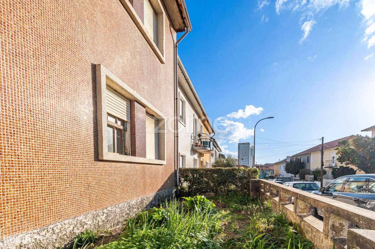 Moradia T3 c/ Logradouro, Aldoar - Grande imagem: 4/45