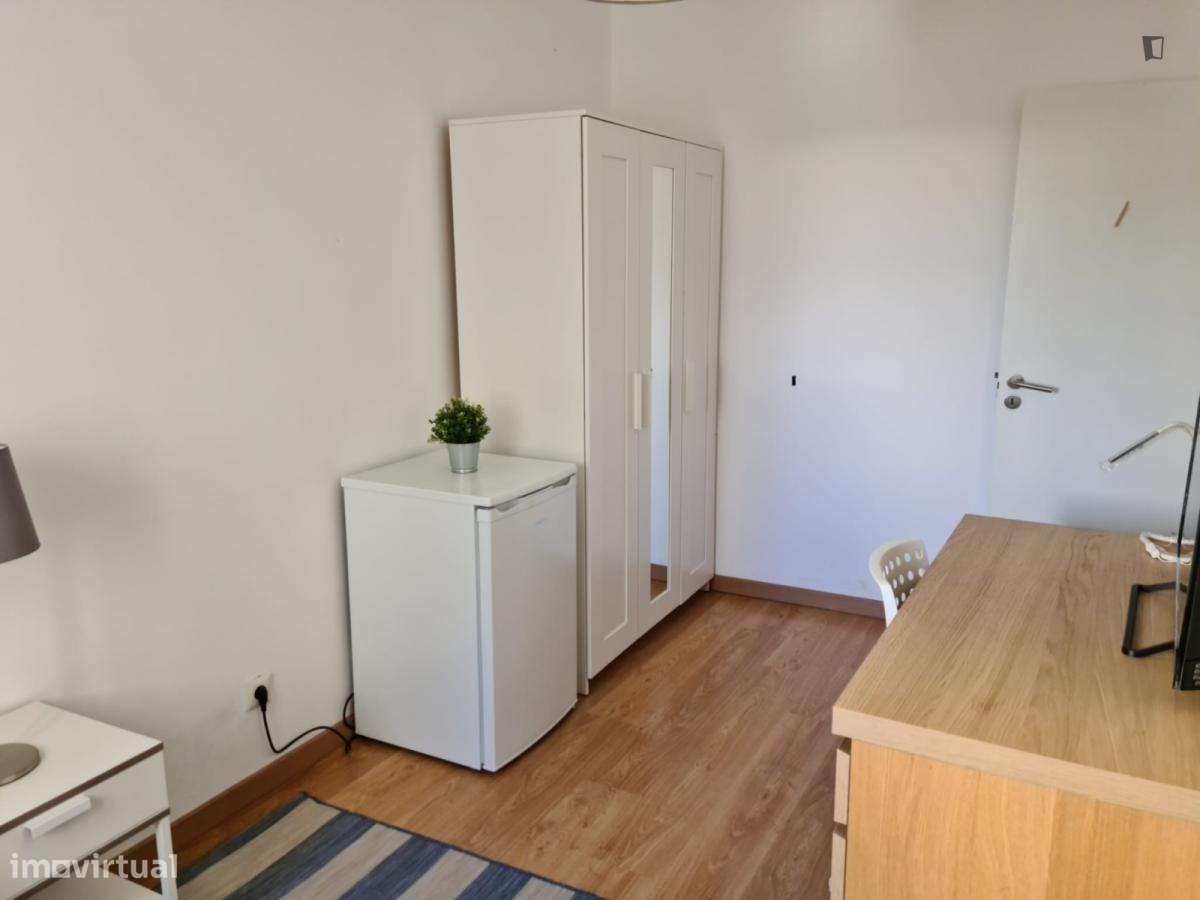Quarto - localizado em Oeiras Lisbon - Grande imagem: 5/10