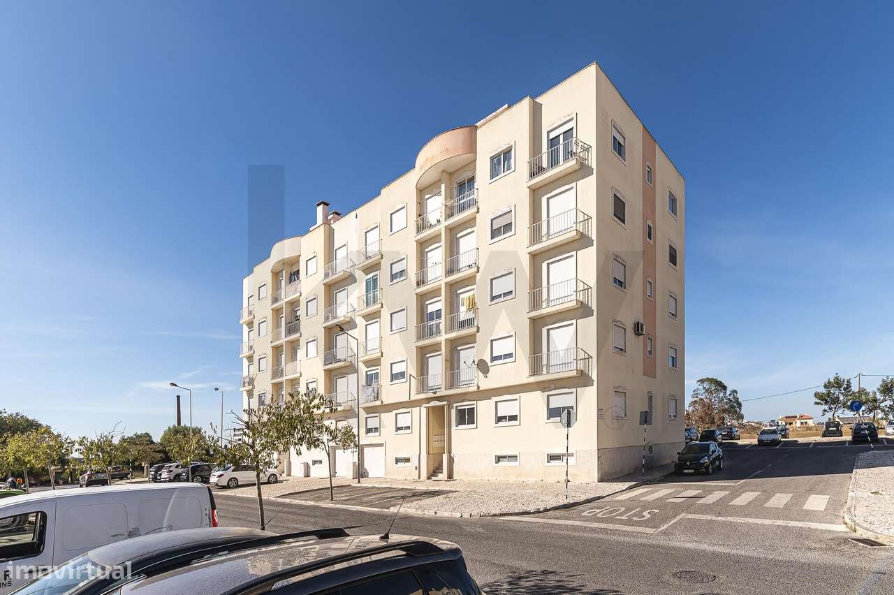 Apartamento T3 com elevador e vista desafogada, Urbanização do Moinho,-41