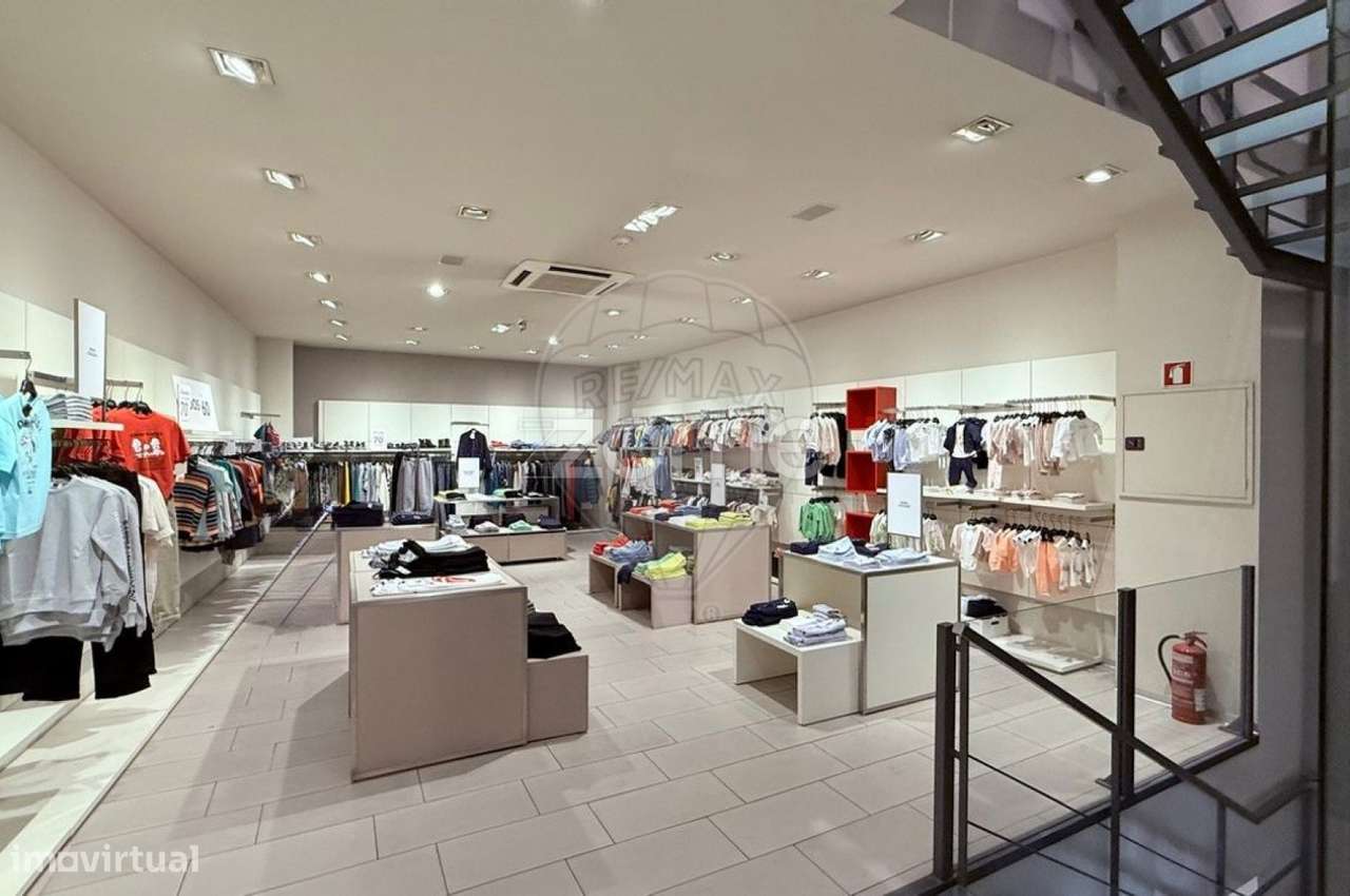 À Venda Prédio com-15