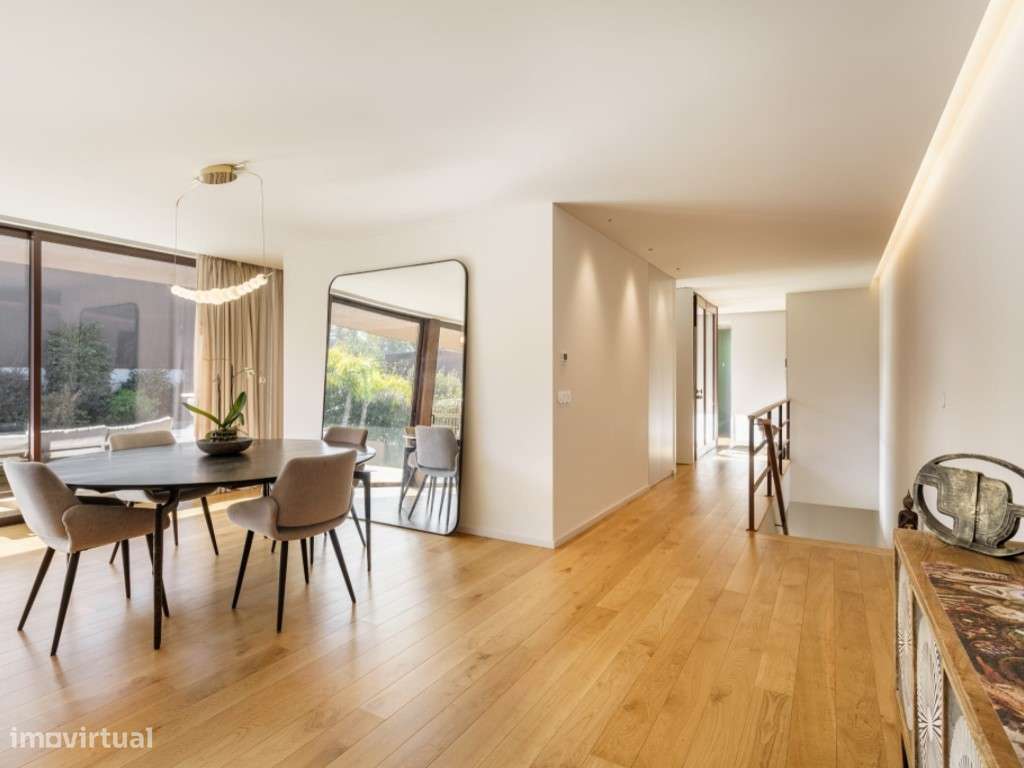 Moradia Exclusiva V4 com Piscina aquecida-16