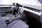 Volkswagen Passat Variant 2.0 TDI (BlueMotion Technology) Highline - 11