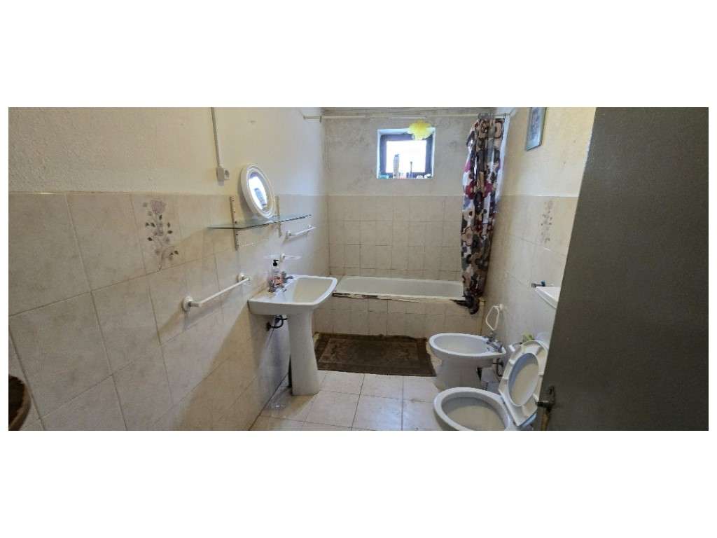 LOTE URBANO c/ 3 Moradias-12