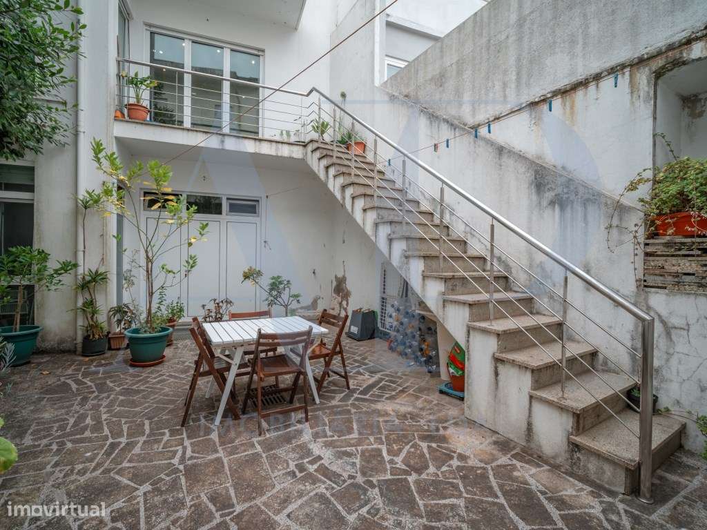Moradia T4 com espaço comercial e logradouro no centro da Póvoa de ...-12