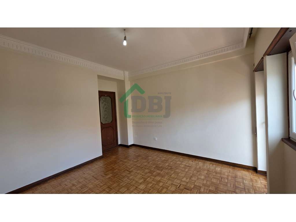 Nova Oportunidade! T5 Renovado no Centro da Covilhã-18