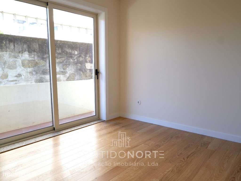 Apartamento T3 Remodelado Próximo à Avenida da Boavista - Grande imagem: 4/40