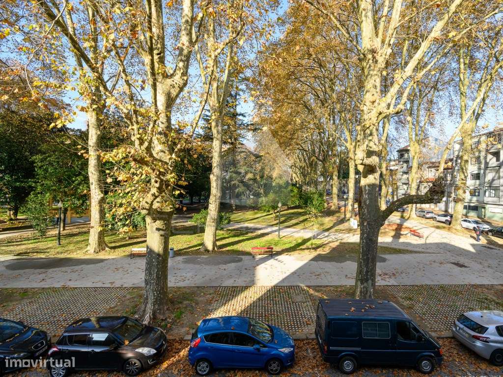 MORADIA INDEPENDENTE EM FRENTE AO JARDIM ARCA D'ÁGUA - PARANHOS - P...-31