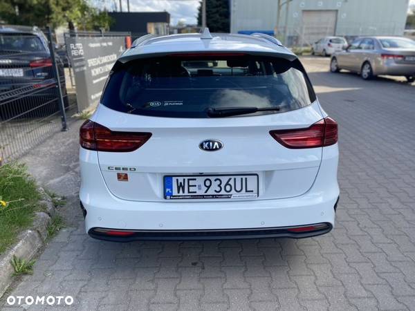 Kia Ceed 1.6 CRDi mHEV M - 5